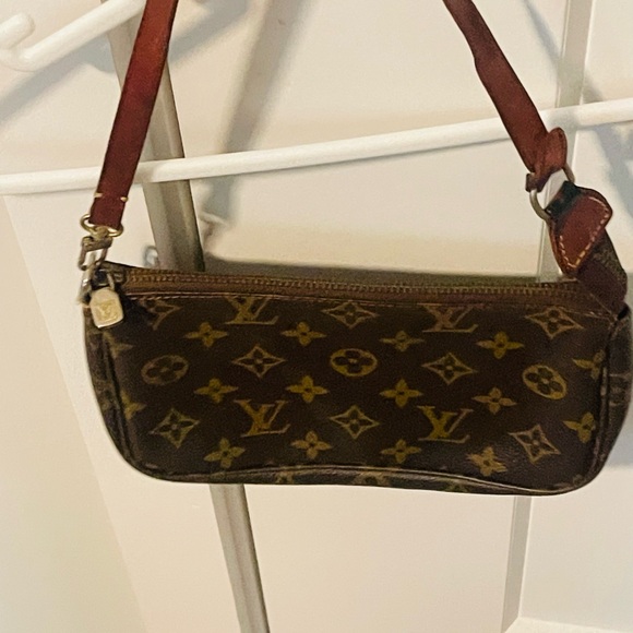 Louis Vuitton Brown Monogram small Women's Bag. - Picture 1 of 7